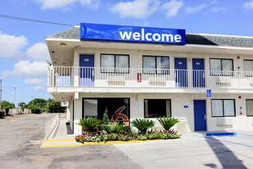 Motel 6 Kingsville, Tx