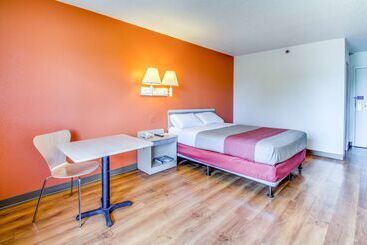 Motel 6amherst, Ny  Buffalo