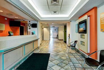 مُتل Park Inn By Radisson, Aurora
