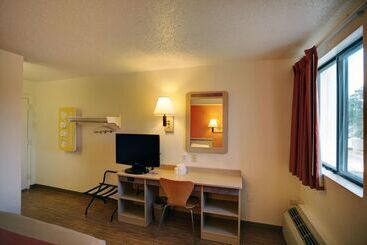 Motel 6council Bluffs, Ia  Omaha East