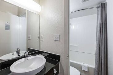 Motel 6council Bluffs, Ia  Omaha East