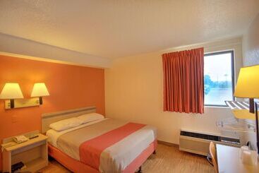 Motel 6council Bluffs, Ia  Omaha East