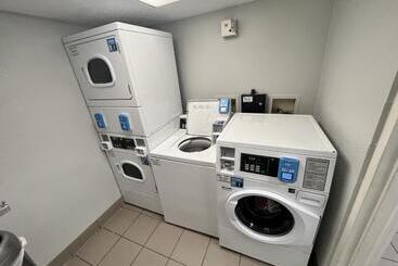 Motel 6council Bluffs, Ia  Omaha East