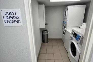 Motel 6council Bluffs, Ia  Omaha East