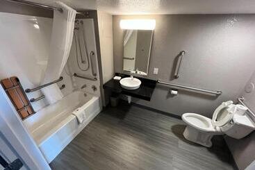 Motel 6council Bluffs, Ia  Omaha East