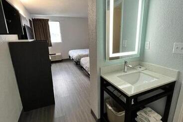 Motel 6council Bluffs, Ia  Omaha East