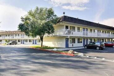 Motel 6palmdale, Ca