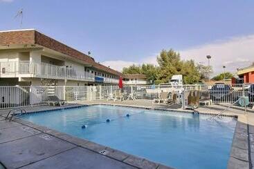 Motel 6palmdale, Ca