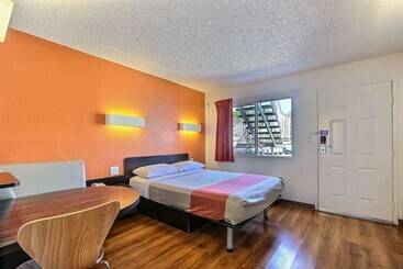 Motel 6pleasanton, Ca