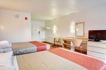 Motel 6seekonk, Ma  Providence East