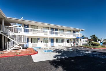 Motel 6sparks, Nv  Airport  Sparks