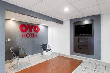 مُتل Oyo Houston Katy Freeway