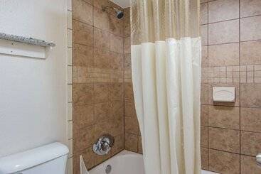 مُتل Rodeway Inn Broken Bowhochatown