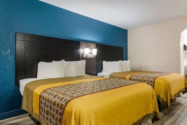 مُتل Rodeway Inn Broken Bowhochatown