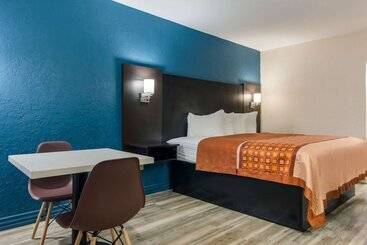 مُتل Rodeway Inn Broken Bowhochatown