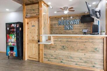 مُتل Rodeway Inn Broken Bowhochatown