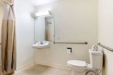 مُتل Rodeway Inn