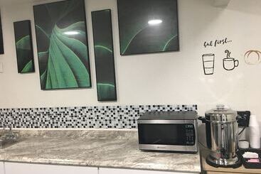 مُتل Rodeway Inn