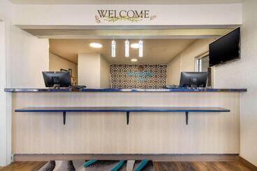 مُتل Rodeway Inn