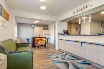 مُتل Rodeway Inn