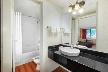 مُتل Travelodge By Wyndham Essington / Philadelphia Airport
