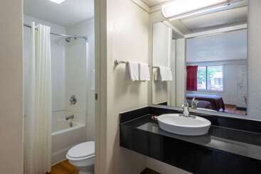 مُتل Travelodge By Wyndham Essington / Philadelphia Airport