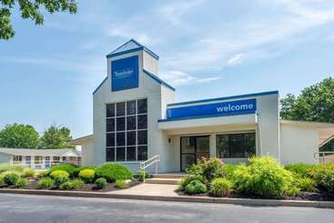 مُتل Travelodge By Wyndham Essington / Philadelphia Airport