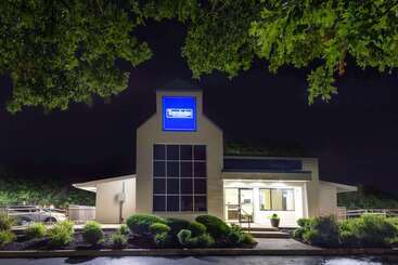مُتل Travelodge By Wyndham Essington / Philadelphia Airport