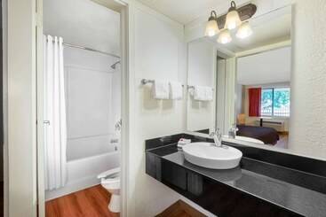 مُتل Travelodge By Wyndham Essington / Philadelphia Airport