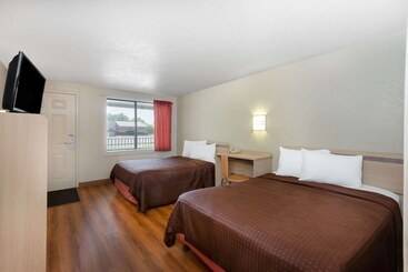 مُتل Travelodge By Wyndham Essington / Philadelphia Airport
