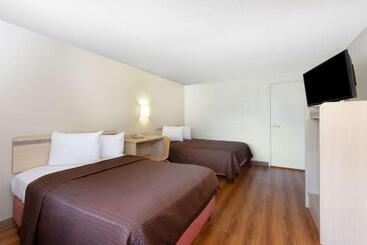 مُتل Travelodge By Wyndham Essington / Philadelphia Airport