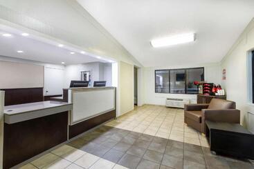 مُتل Travelodge By Wyndham Essington / Philadelphia Airport