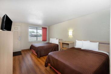 مُتل Travelodge By Wyndham Essington / Philadelphia Airport