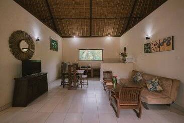 استراحتگاه Medewi Bay Retreat