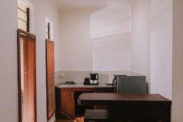 استراحتگاه Medewi Bay Retreat