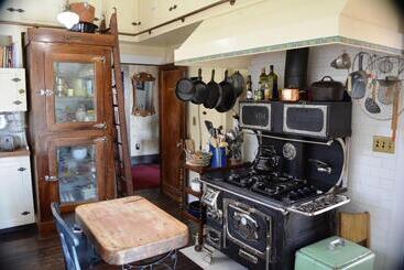 Alaska Heritage House Bed And Breakfast