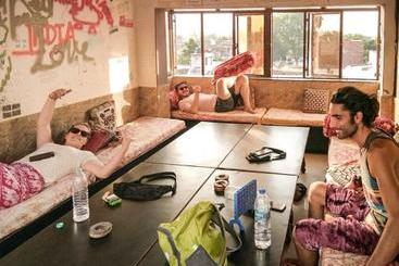 Friends Guest House And Hostel