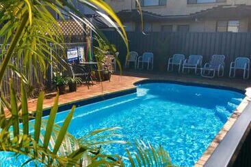 Bosuns Inn Motel