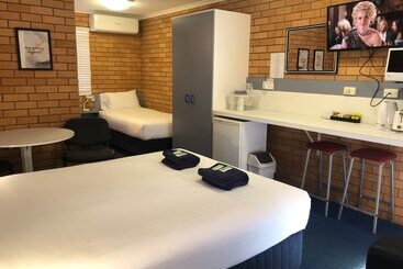 Bosuns Inn Motel