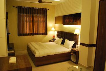 هتل Arina Inn