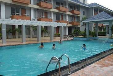 هتل Blue Lily Beach Resort