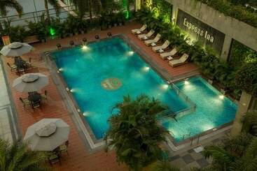 هتل Express Inn The Business Luxury