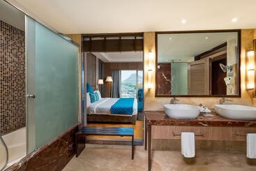 هتل Express Inn The Business Luxury
