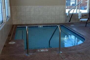 Grandstay Hotel Suites Thief River Falls