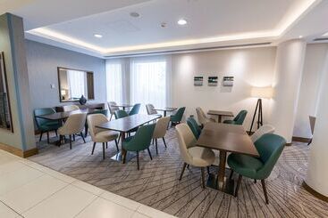 هتل Hampton By Hilton Bournemouth