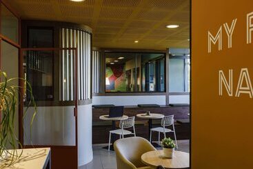 هتل Ibis Lyon Est Meyzieu