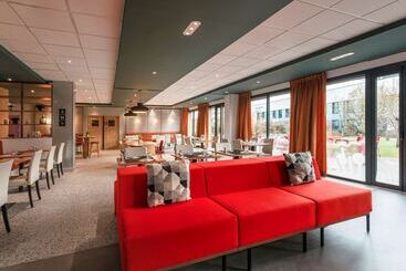 هتل Ibis Lyon Est Meyzieu