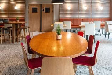 هتل Ibis Lyon Est Meyzieu
