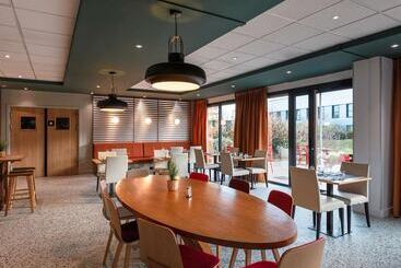هتل Ibis Lyon Est Meyzieu