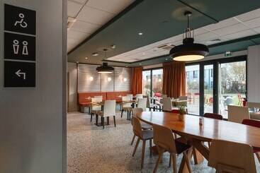 هتل Ibis Lyon Est Meyzieu
